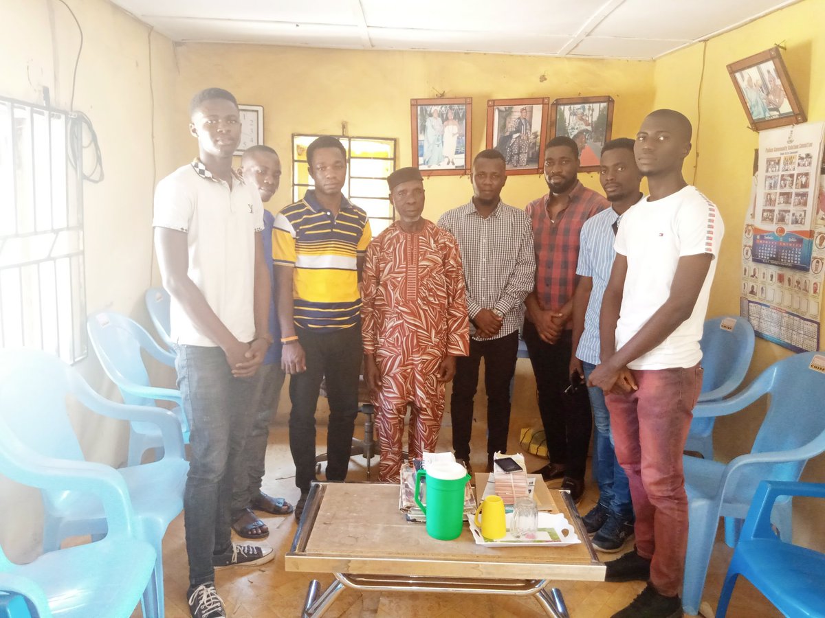 FluorinetPR's tweet photo. @ruralsupportng set to make a difference in the rural communities. The people of Ala Elefosan in Akure North Local Government of Ondo State now have access to the @cenbank @NigeriaFMYS Nigerian Youth Investment Fund initiative.
#makingadifference
#RuralToTheWorld https://t.co/cktd8LELQG
