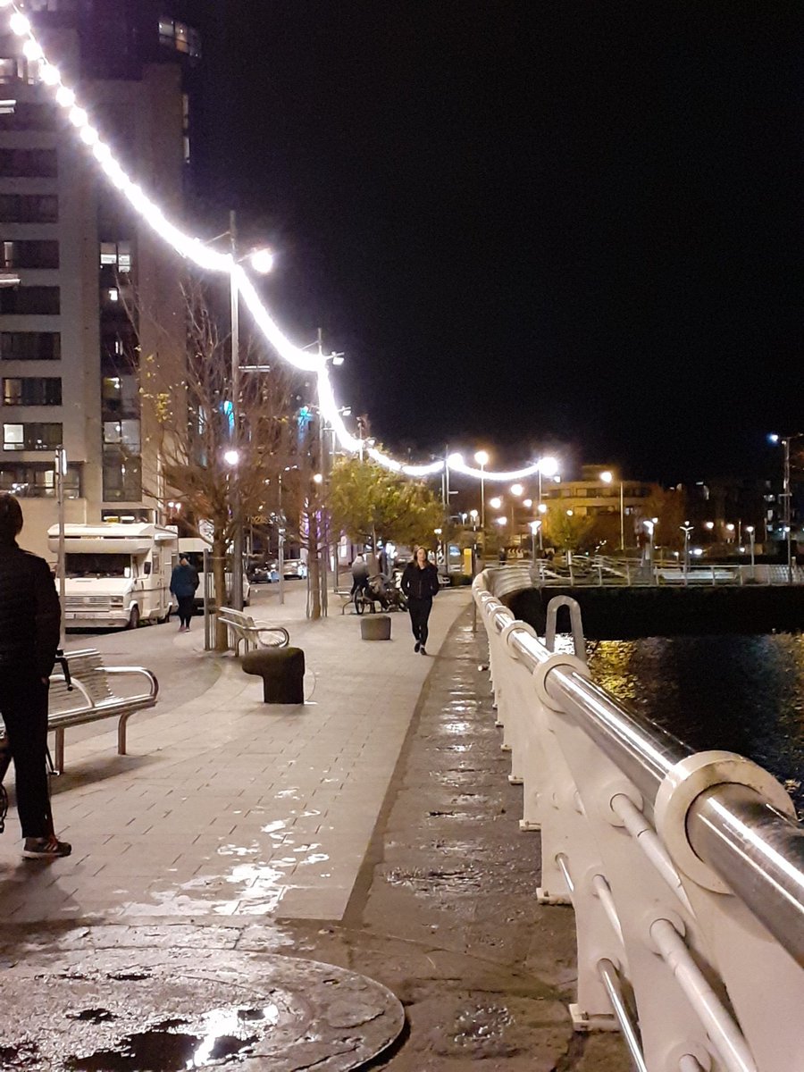 Thread: Credit where credit due to those in  @LimerickCouncil responsible for newly installed lighting on waterfront.Timeless, elegant and welcoming.Strong argument for keeping these all year round  #limerick