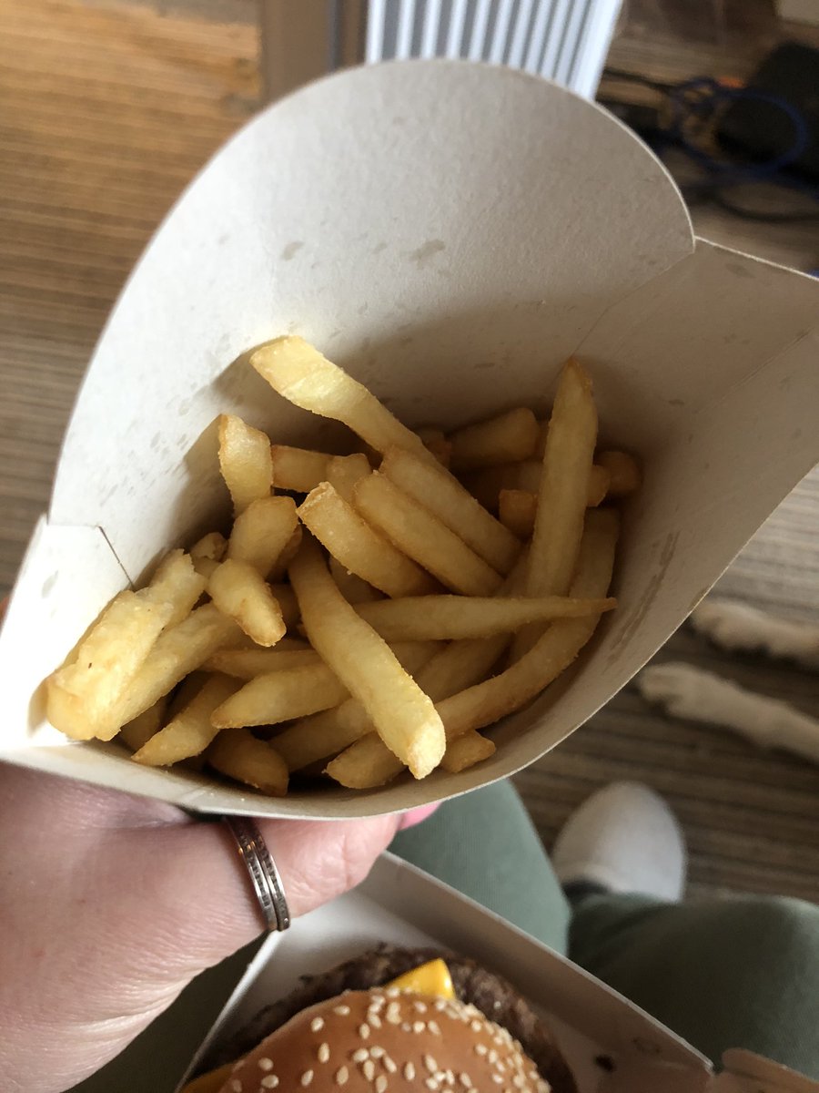 kellybiffa1's tweet photo. @McDonaldsUK hi team I messaged privately but got no response. This is what I received today for my order.  These were the large fries as part of my order.  Slightly robbed https://t.co/zqzk7KRcqs