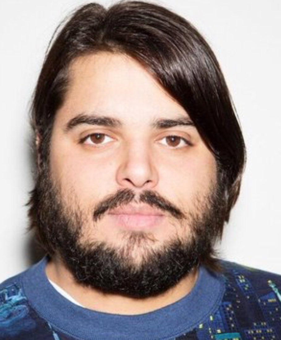 "Con tan solo 25 años de edad, el vasco Ibai Llanos es uno de los streamers (gente que hace retransmisiones por internet, normalmente jugando a videojuegos) más populares del mundo, ganando aproximadamente 1,3 millones al año" (vía <a href="/elmundoes/">EL MUNDO</a>).