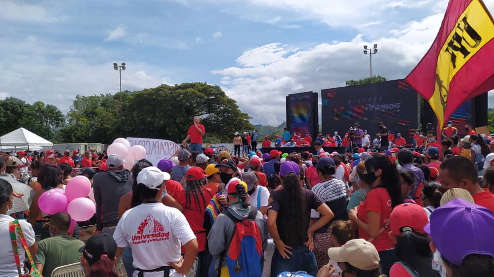 #17Nov| ¡Amor con amor se paga! Devolveremos la Asamblea Nacional a las y los venezolanos, con la certeza de que @EekhoutBlanca @montezumal y todos los candidatos por el @PartidoPSUV realizarán una excelente labor en la defensa de nuestra soberanía. #14FestivalMundialDePoesía