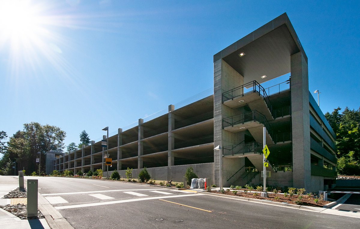 Andersen_Const's tweet image. We recently finished a new parking garage/surface lot at @CascadiaCollege / @UWBothell 😍

Once the campus opens to students, it will alleviate strained parking demand on campus by providing 600 new parking stalls! #AndersenConstruction #UWBothell #CascadiaCollege