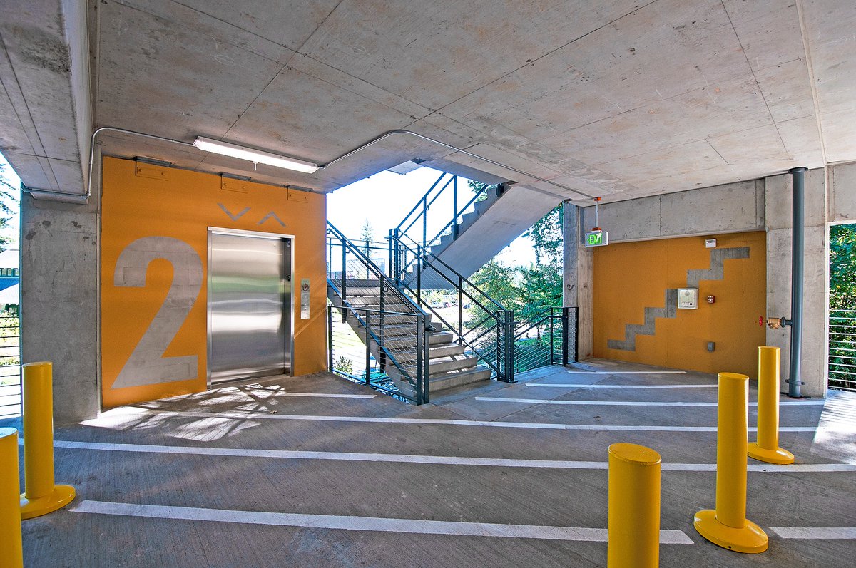 Andersen_Const's tweet image. We recently finished a new parking garage/surface lot at @CascadiaCollege / @UWBothell 😍

Once the campus opens to students, it will alleviate strained parking demand on campus by providing 600 new parking stalls! #AndersenConstruction #UWBothell #CascadiaCollege