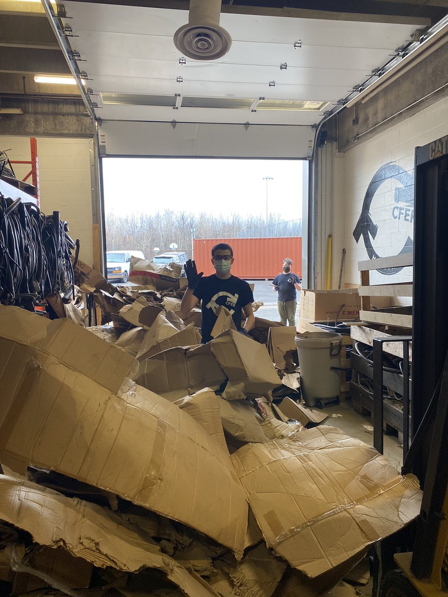 Cferhrhs's tweet photo. Ummmm so we might have a bit of cardboard to recycle.... #cferpic #reseaucfer https://t.co/dki7jj9eQ1