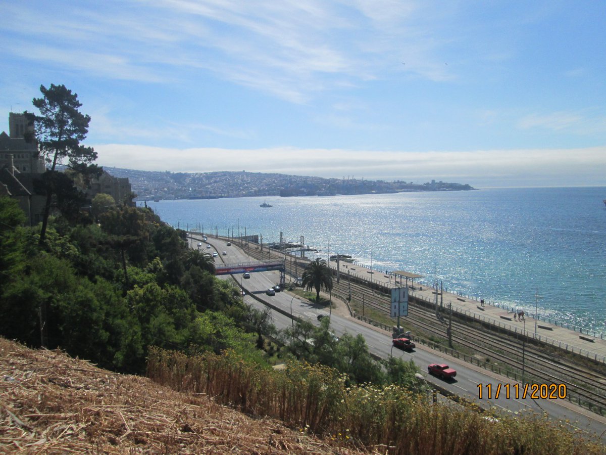 hostalplenovalp's tweet photo. Que lindo es Valparaíso... https://t.co/gzXk62OcLN