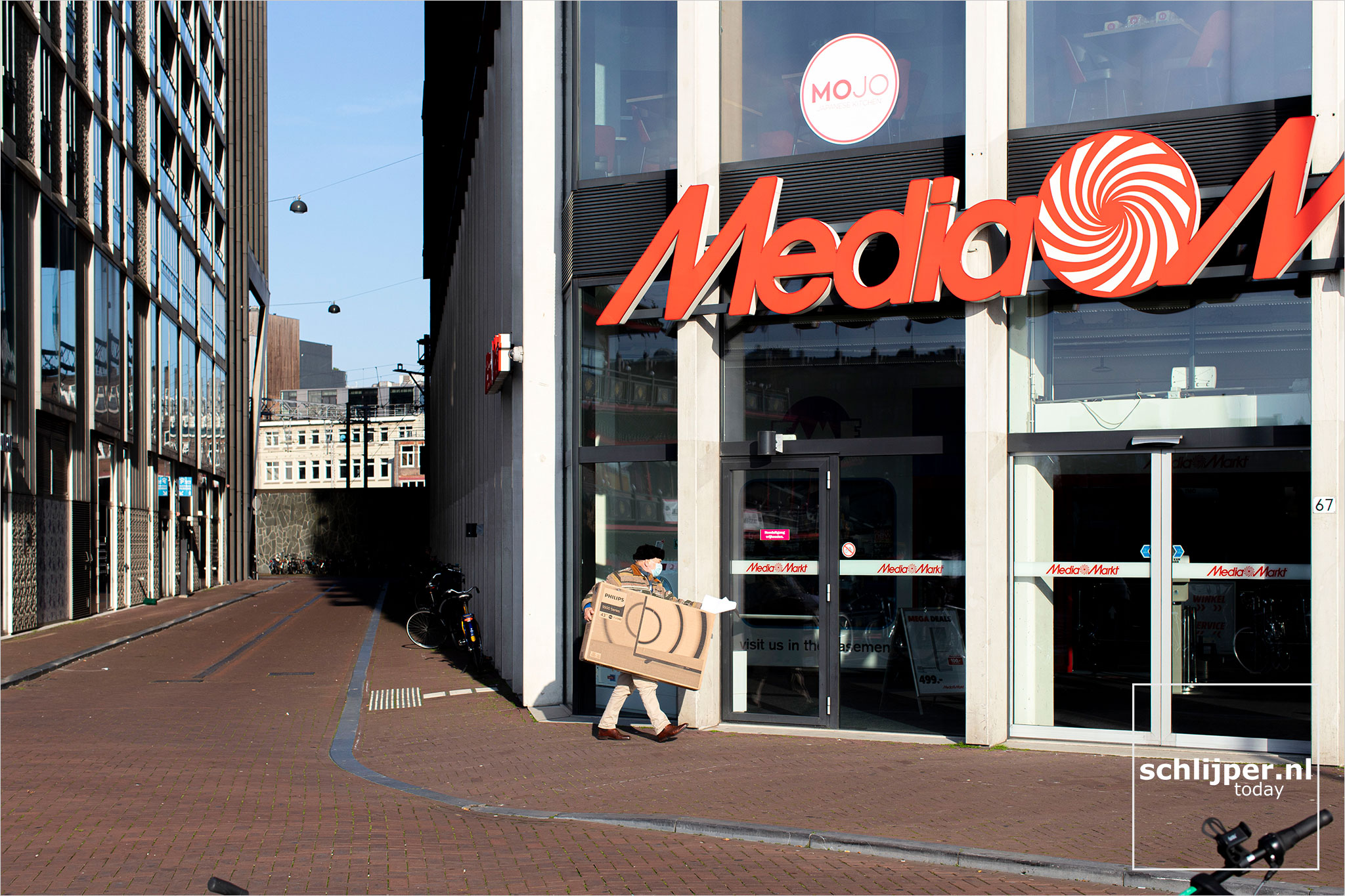 Thomas Schlijper on X: Harry Banninkstraat, Oosterdokskade 07.11.2020  10:57 #Amsterdam @mediamarkt_nl  / X