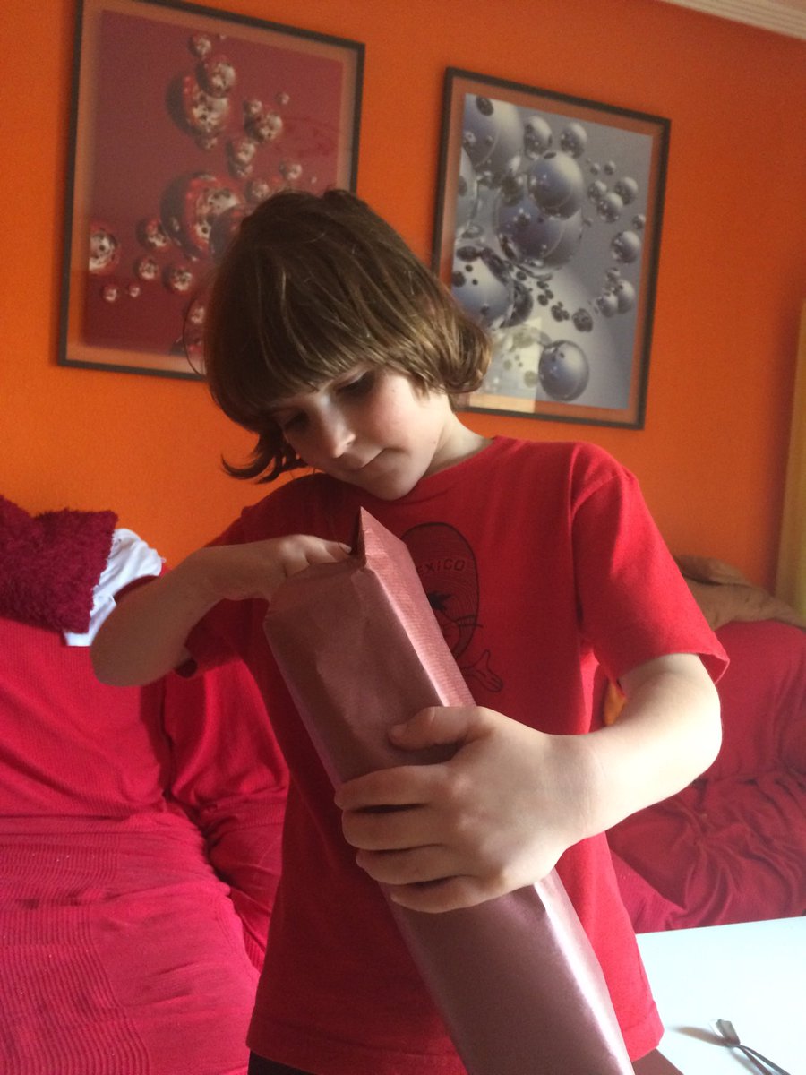 No hay nada que mi hijo pueda aprender hoy por hoy en un centro que no sea ordinario, en cambio hay muchas cosas que se dejarían de aprender en el mismo sin su presencia #quererlaescrearla #inclusion
Texto <a href="/PAVEFRA/">PAULA</a>. Esta semana  se debate la Ley de Educación <a href="/CelaaIsabel/">Isabel Celaá</a>.