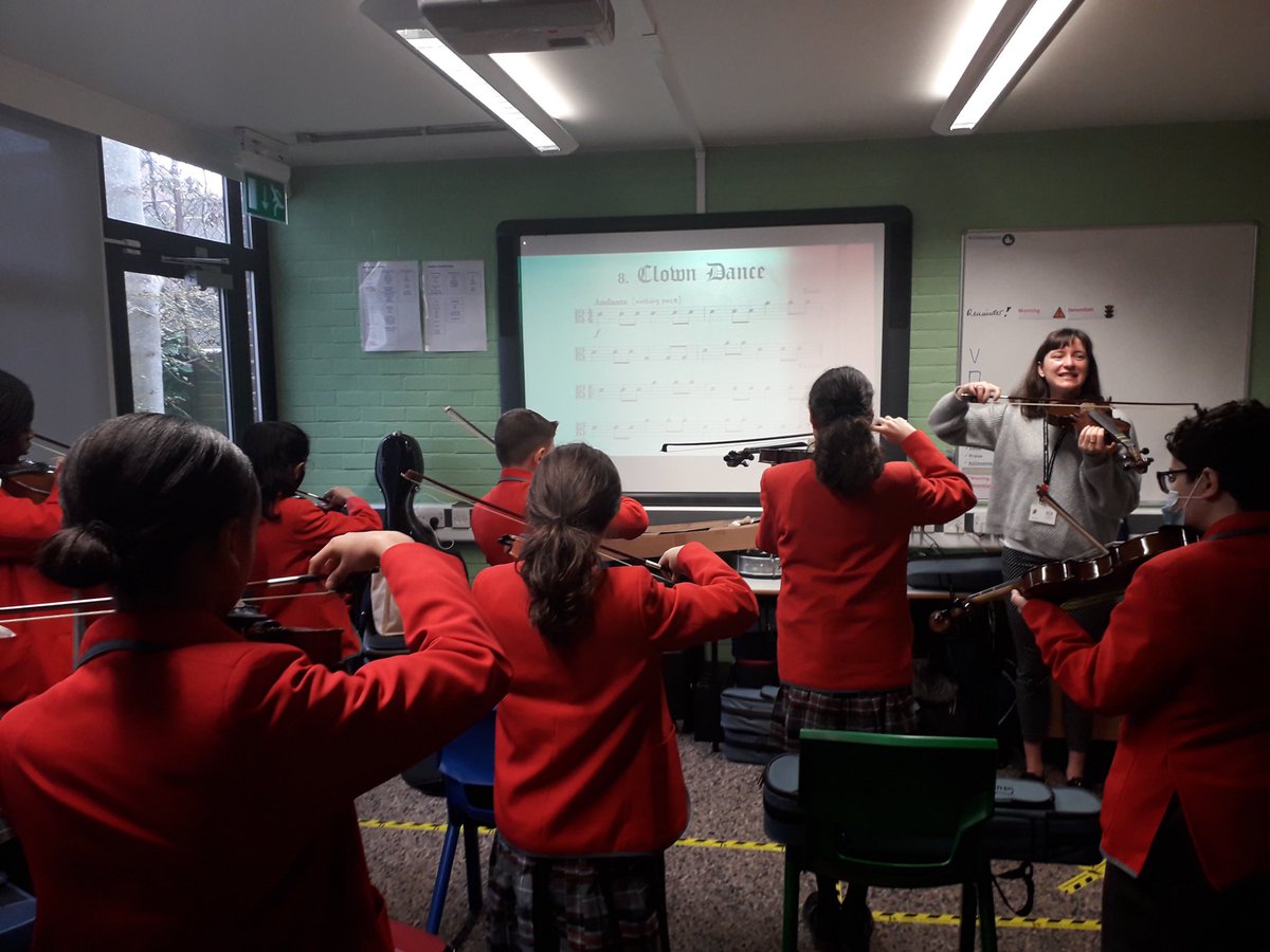 COLA_Highgate's tweet photo. Some ACS highlights from last week #COLAHH #EquipmentCheck #ViolinLesson @misst_music #ReadingLesson #SilentReading https://t.co/8y7fnG6NQn