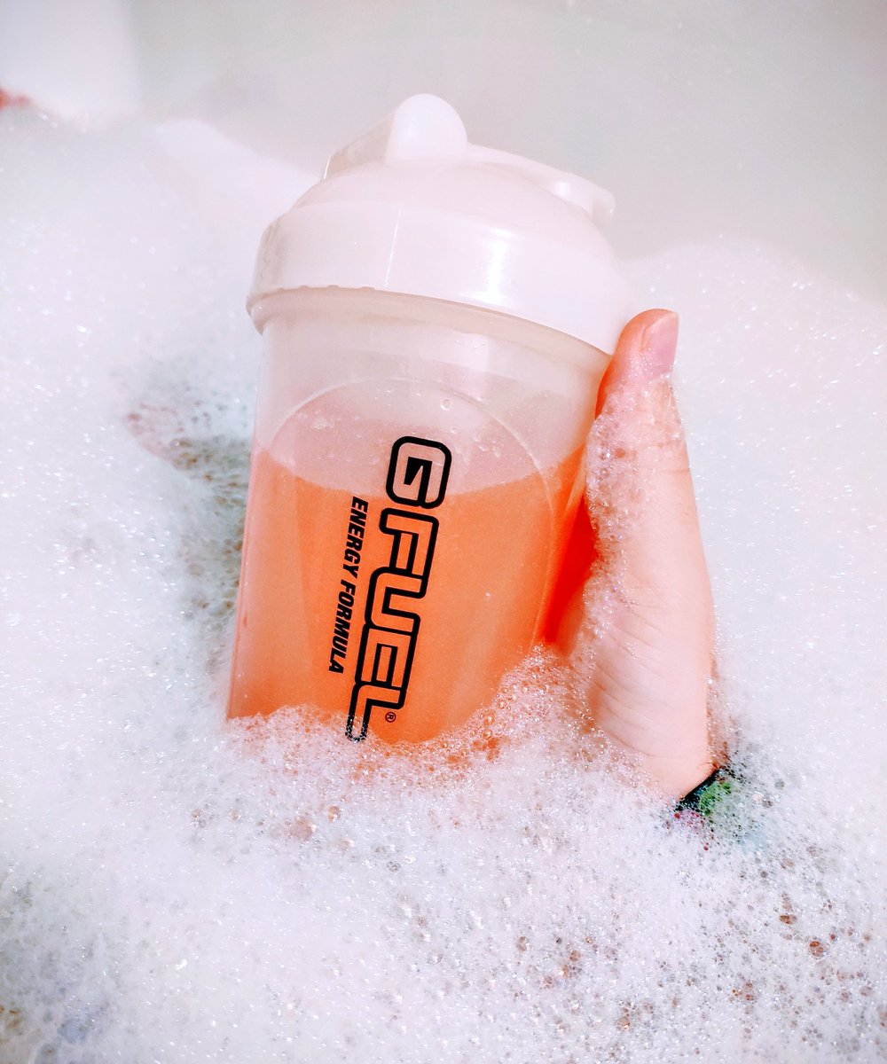 Trindividual's tweet image. #GFUEL in the bathtub 😎