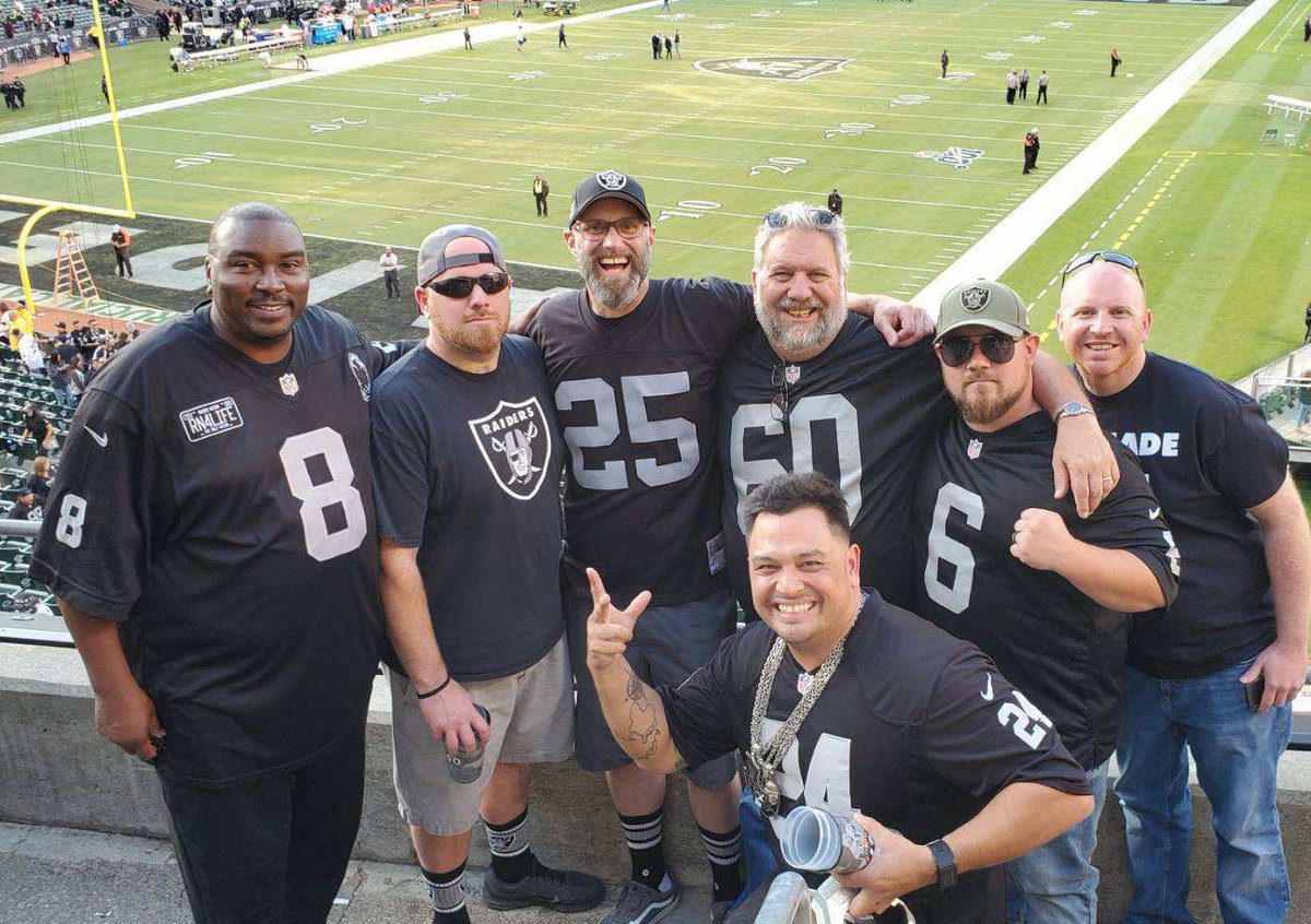 oregonryansalty's tweet photo. Great trip and a damm good game!   @_Murf @_SwagJeff @Uncle_Mosh @RaidersFanRadio #getmade https://t.co/N33JScuGgA
