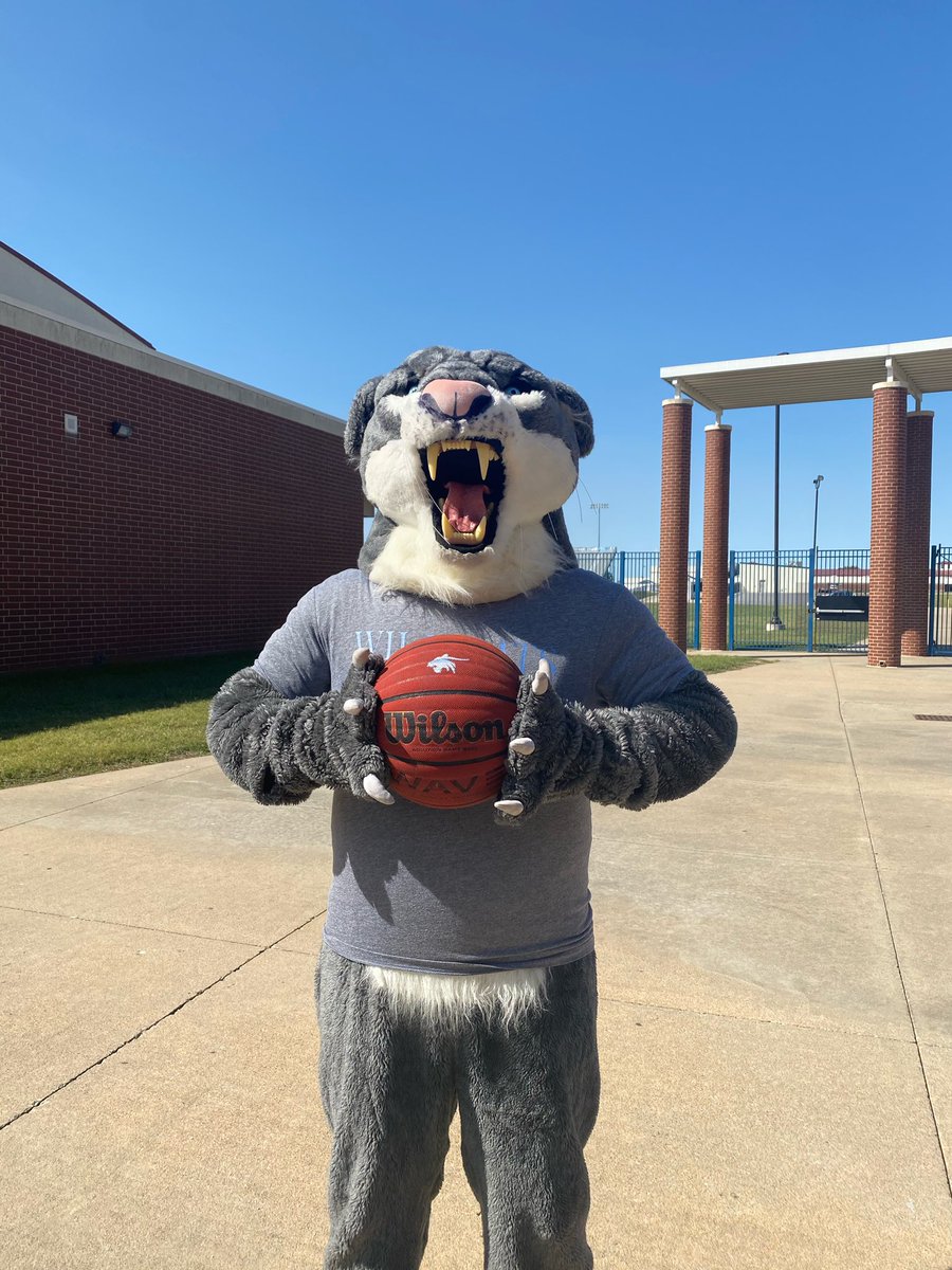 HBHS cheer tweet media