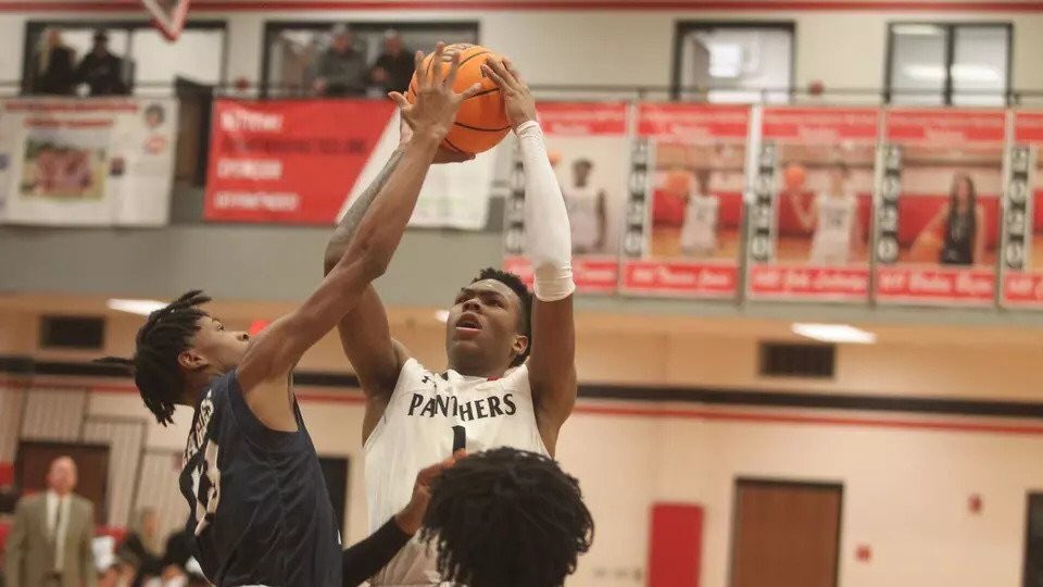 hoopseen's tweet photo. National signing day questions: 
@TaiYoungHoops weighs in on what program got the biggest steal in Georgia’s 2021 class? STORY: https://t.co/soJzVt9LE6 https://t.co/QgmPYpzCVv