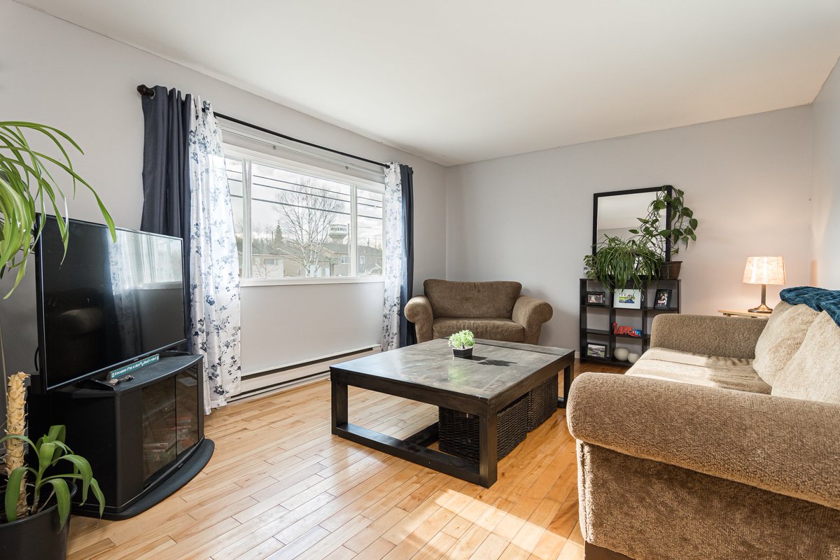 EricMurrayR's tweet photo. 🏠 New Listing - 280 Callowhill 🏠
.
📍 - Riverview
💲 - 160,000
🛏 - 2+1 Non-conforming 
🛁 - 2
.
Eric Murray - Real Estate Associate
📞 - 506-863-8802
💻 - ericmurrayrealestate@gmail.com
https://t.co/ZXwPmuAIBa 
Team Leslie - RE/MAX Avante
.
#ericmurrayrealestate #moncton https://t.co/B4EyzN92FF