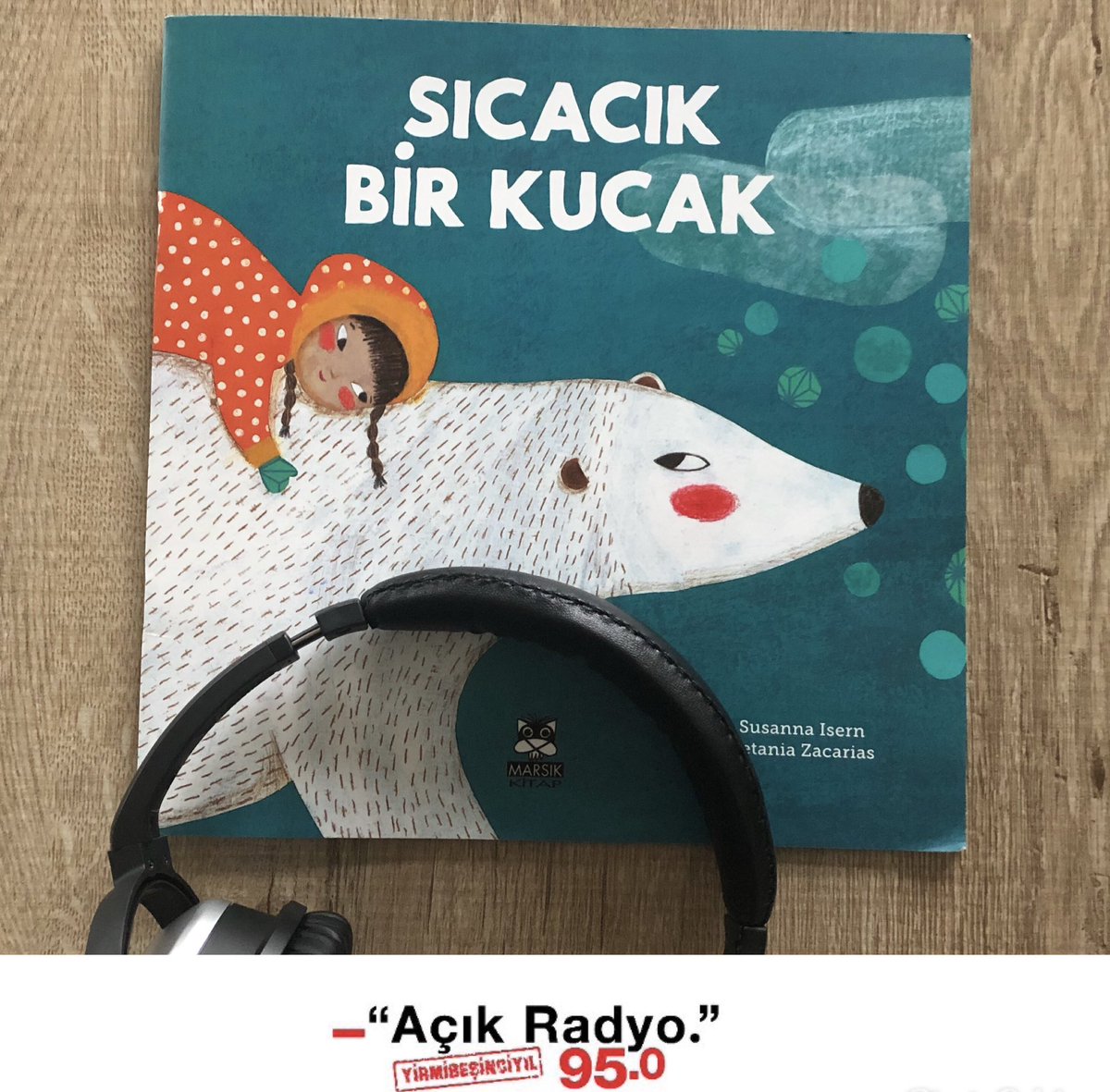 acikradyo's tweet photo. 📌Suçlayıcı iddiada bulunmak sorumsuzluk da olabilir, kötücüllük de. 
📻Özge Özdemir'in kolaylaştırıcılığında (@ozgefozdemir) #KüçükDüşünürlerTopluluğu bu akşam Açık Dergi'de. 
🔴19:00'da canlı dinlemek için;
▶️https://t.co/kZ9Q3jwD1Z https://t.co/JBKJh8XP8m