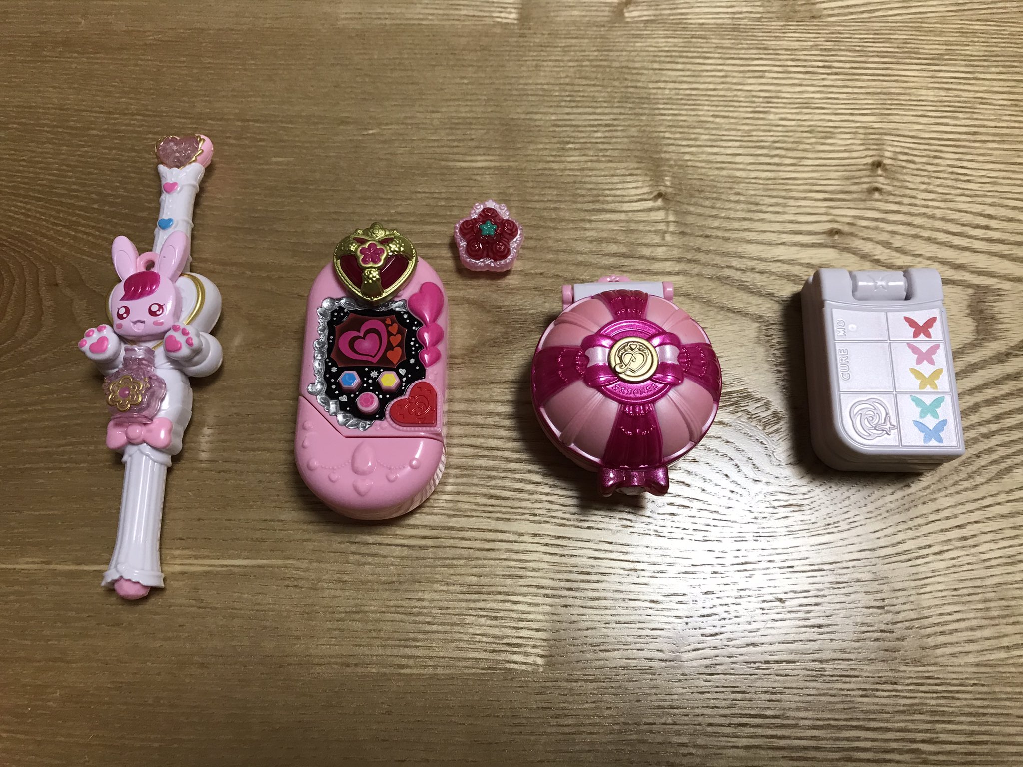 ヨミエル なりきりプリキュアdx 一発でコンプリートしました とにかくクオリティが高い ちゃんとボタンも押せるし 塗装もしてあります 2弾以降も出して欲しいですね このクオリティで仮面ライダーやスーパー戦隊も出してほしいです Precure T Co