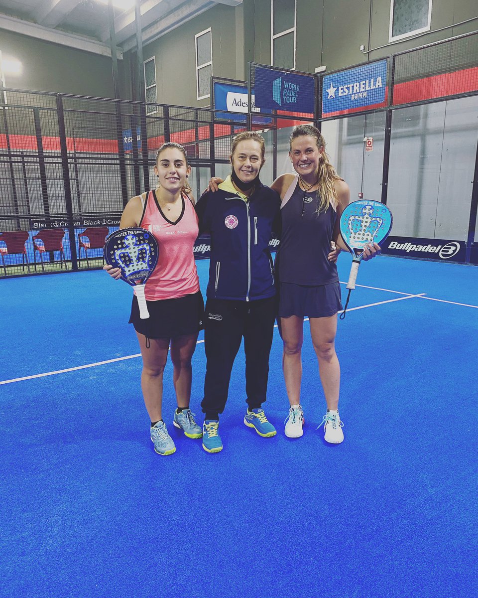 laia_bonilla's tweet photo. Empezamos con victoria en el @WorldPadelTour las Rozas‼️ Esta tarde jugamos a las 17h contra Martínez-Segura 💪🏼 
.
Bien luchado en equipo🙌🏼 @manu_schuck 
.
GRACIAS @nekib4 por tu ayuda en el banquillo👏🏼 https://t.co/UnCxnLXxW0