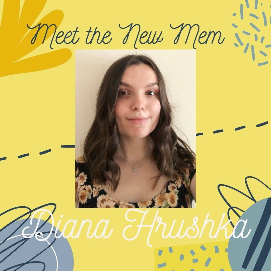 PurdueApo's tweet photo. 💛💙- Meet the New Mem -💛💙

Meet Diana! One of our pledges this semester :) 
Check out the second pic to learn more about her ➡️

While this semester has been difficult amongst us all, we are so happy to carry on our traditions and grow in our chapter! 

#purdueapo https://t.co/bjf2yc1DXM