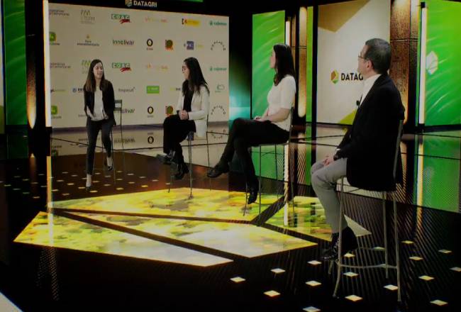 RevistaAlimenta's tweet photo. #SERVICIOS #Datagri2020: Innovación y digitalización son el camino de la sostenibilidad

Esta edición sorprende con un escenario virtual y últimas tecnologías

@HispAnalytics  @ForoDatAgri  @ETSIAMCordoba @mapagob 
https://t.co/hsnrLtreVc https://t.co/zt0Obz9afB