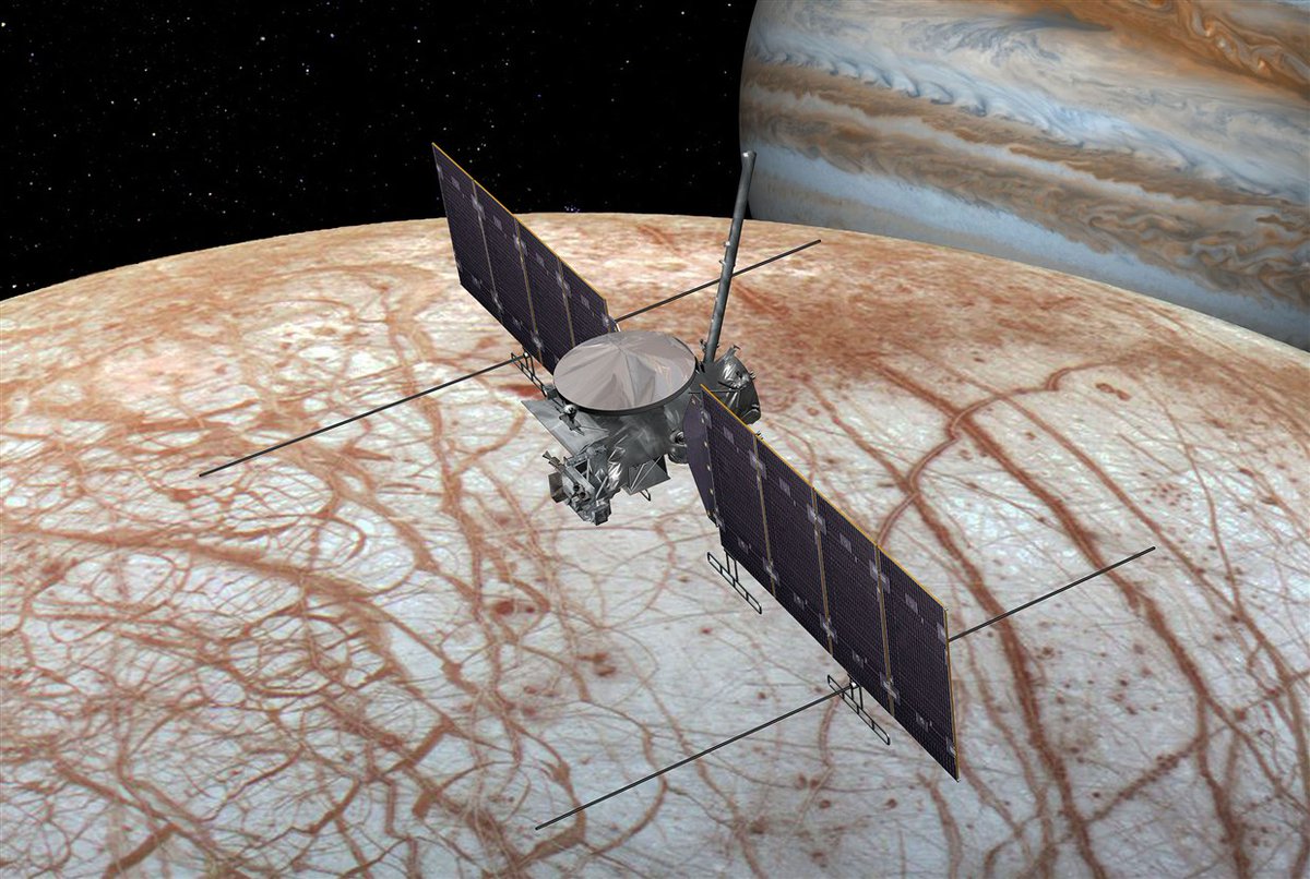 What does #Europa and a glow stick have in common? They both glow in the dark! The powerful radiation from #Jupiter causes the dark side Europa to glow bright which scientists believe could help determine if Europa could hold life. ow.ly/brBU50CkhCG