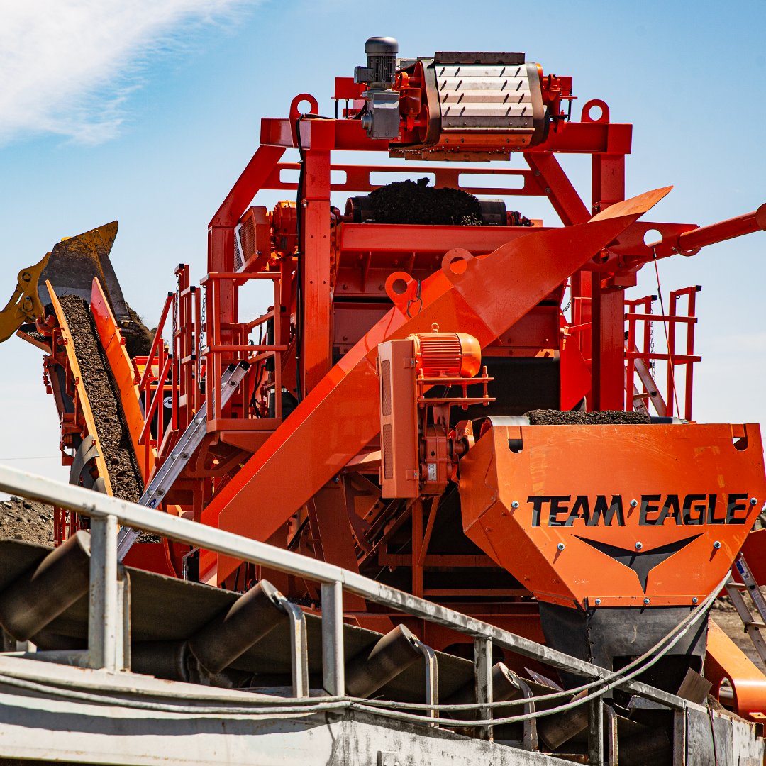 EagleCrusherCo's tweet photo. Due to their exceptional durability and impressive life spans, portable crusher plants can retain their value over the course of many years.

Read On: https://t.co/yLgTiEoXrs

#Crushers #Impactors #JawCrushers #ConeCrushers #PortablePlants #Aggregate #Demolition #Quarry #Mining https://t.co/cwGf6HtAMG