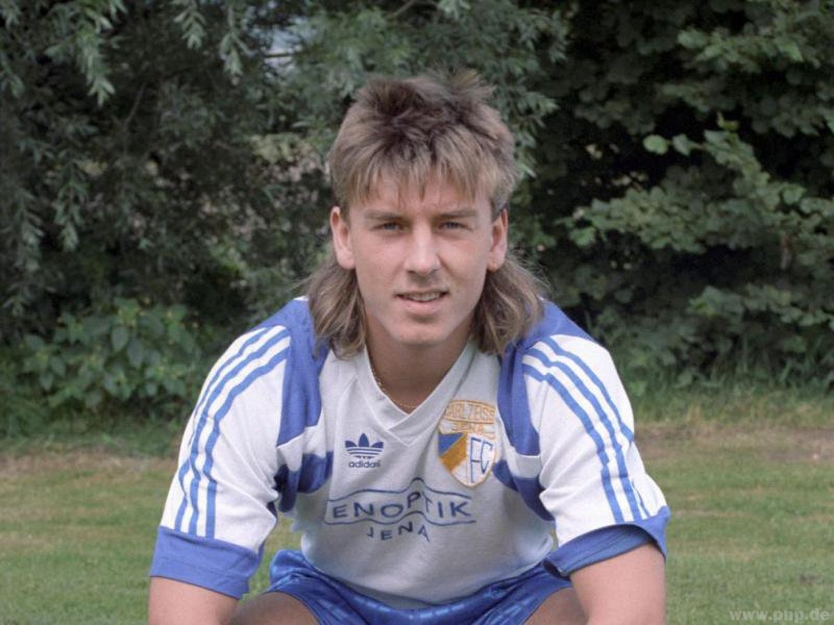 fccarlzeissjena's tweet photo. Einer der Allergrößten! Wir gratulieren Bernd #Schneider herzlich zum 47. Wiegenfest und wünschen ihm vor allem eines: Bleibe gesund, lieber #Schnix! Dein #FCC! #MehrAlsFussball https://t.co/bHo9AQfq20