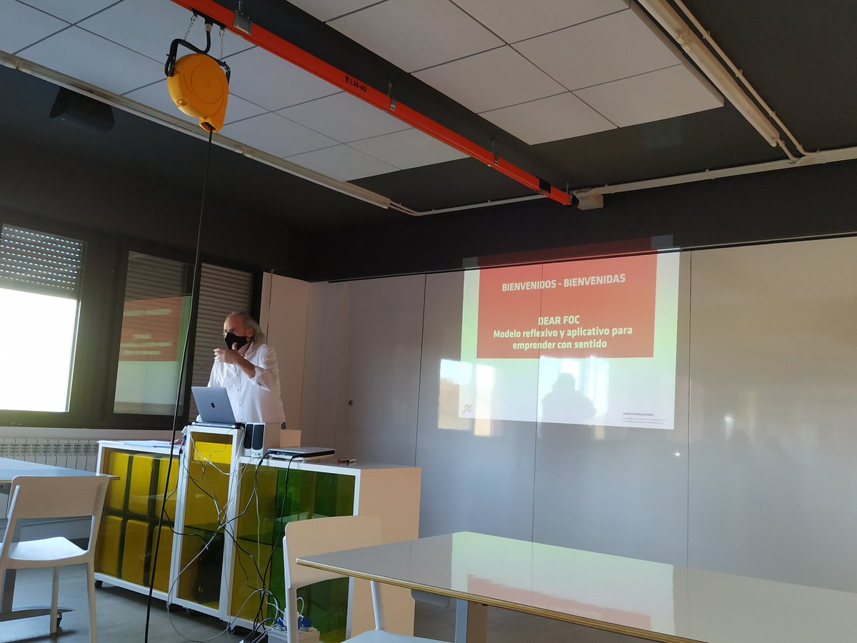 mocaugarte's tweet photo. Jorge Iparraguirre expone la necesidad de abordar el emprendimiento desde la reflexión y al servicio del crecimiento personal.
@centrolarrinaga @aiceIzea @Ekingune @Tknika @FPeuskadi  @HOBE_Tknika @Descubrela_FP https://t.co/VO4PkMeJTb