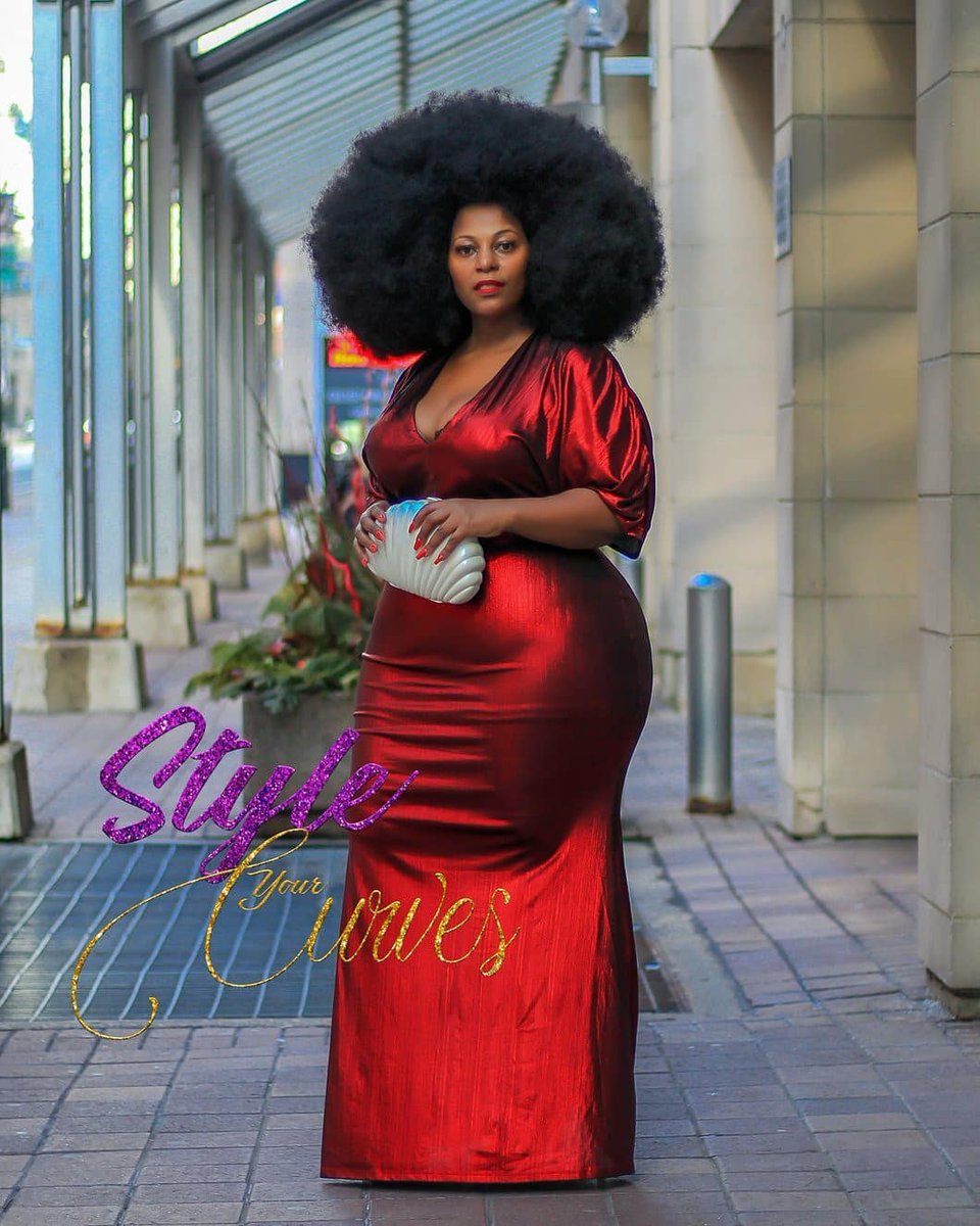 LabelCurv's tweet image. @styleyourcurves1 It's the holidays!!!! What will you be wearing this season???
@nakitende_esther 
Plus Size Metallic Ribbed Deep V-neckline Dress