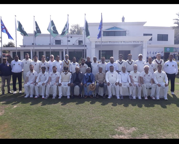 Akhtar_Ahmad's tweet image. Good luck to #LahoreQalandars @lahoreqalandars in the long awaited #PSLFinal against Karachi Kings today !! Have to support Lahore after the wonderful hospitality shown to us on the Bar of England and Wales Cricket Team tour 2019!! @BEWCC @wasimakramlive @AlexHales1 #KarachiKings