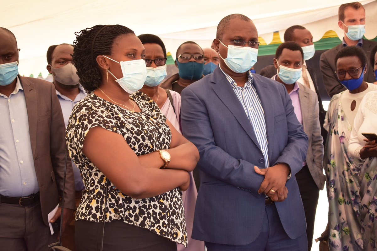 Karangwa55's tweet photo. #CassavaWeek
Biseruka
Tegereza
Gikungu
Buryohe
Nsizebashonje
And Tebuka
Above are local names that were given to six cassava varieties that were produced by @RwandaAgriBoard .The event was attended by MoS @Ngabitsinze and @RwandaSouth Govern @KayitesiAlice4 among other officials https://t.co/ZY9hA9MPcA