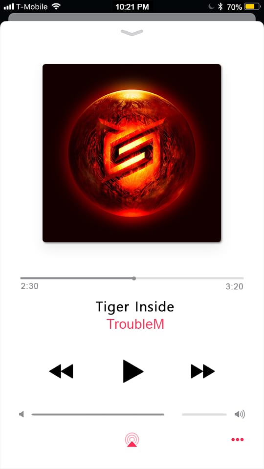TWIZZLERSTW's tweet photo. : 🎧ꜜ ᥲᥒd ✰. 𝕨𝕖 ,, ρᥣᥲy⠀: **⠀➪⠀oᥙr fᥲvorιtᥱ 𝕤𝕠𝕟/-𝗴𝘀 ? · 𝓡. ⩩⠀l¡kə 𓂃 #SOULIE ⨾⠀⌜ 𝐏𝐋𝐀𝐘𝐋𝐈𝐒𝐓. Ꮺ
El #TigerInsideTM casi me quita la peluca, menos mal que tenía la sudadera puesta. 😥 Los felicito por tan grandioso tema. Soy fan uwu. https://t.co/Vtk0ZVAOib