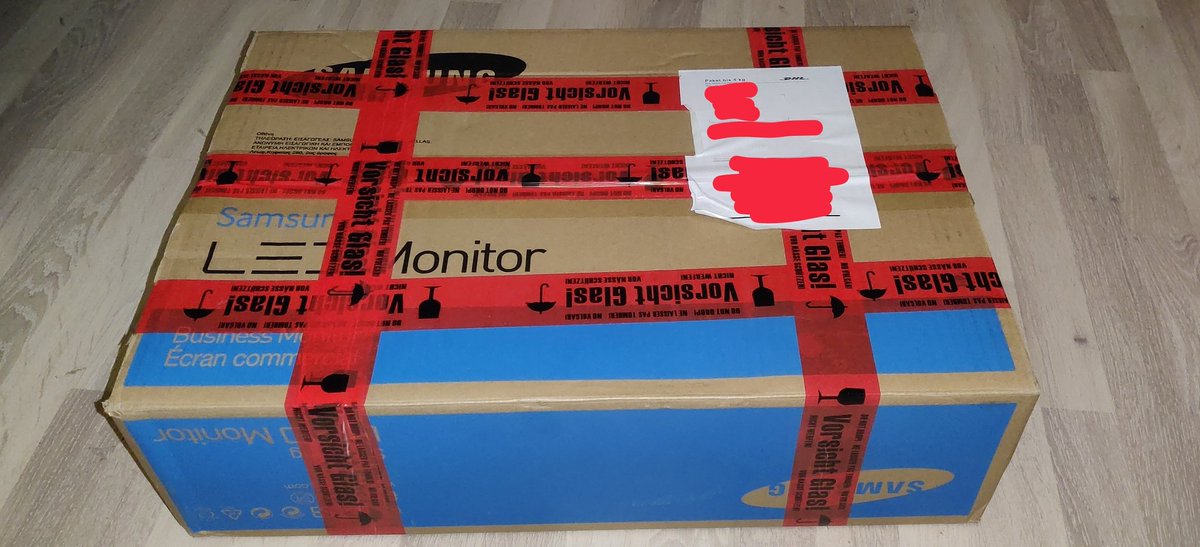 jerereemy's tweet photo. „kleines Paket“ von @BrianNoahYT kam an 😅
Unboxing folgt später
(Und nein, es ist kein Monitor) https://t.co/Ib5TiUWnGW