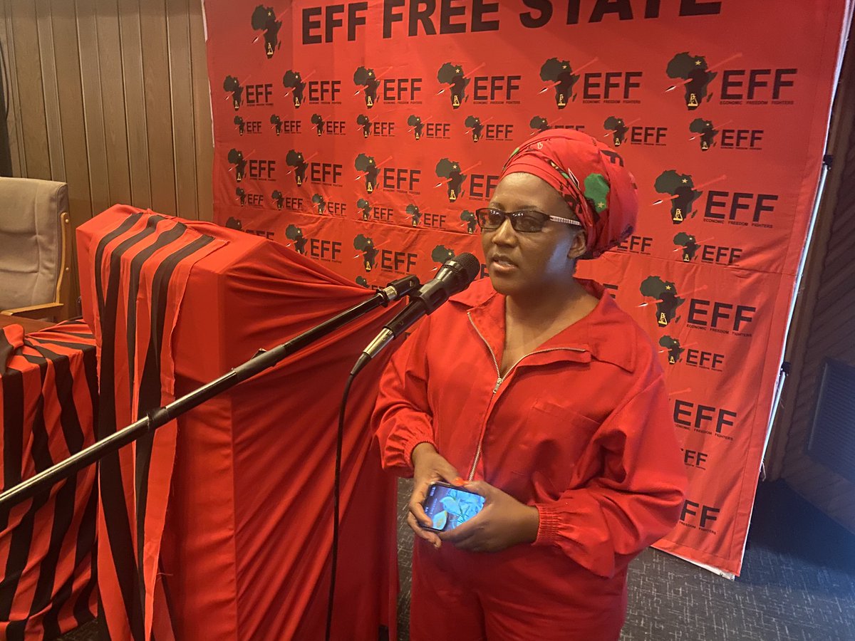 EFF_FreeState's tweet photo. The Regional Chairperson of Mangaung Region, Fighter Boitumelo Radebe also paying tribute and speaking on the character of the late Fighter Thabo Lekhu.

#RIPThaboLekhu https://t.co/fYEcdY0PWN