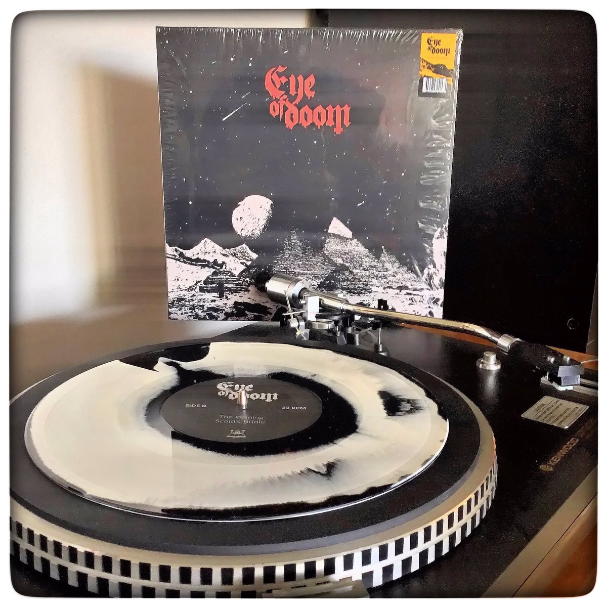RiffHaven's tweet photo. Come ancient rhyme of sorrow
Calling from the void
Embrace the astral plane
🎼
Scold’s Bridle by Eye of Doom from Curse of the Pharaoh as featured on Riff Haven Episode 199

#turnitupto11 #RiffHaven #VinylRecords #Vinyl #Records #StonerRock #FuzzRock #Doom #EyeofDoom https://t.co/woB16iCbkc