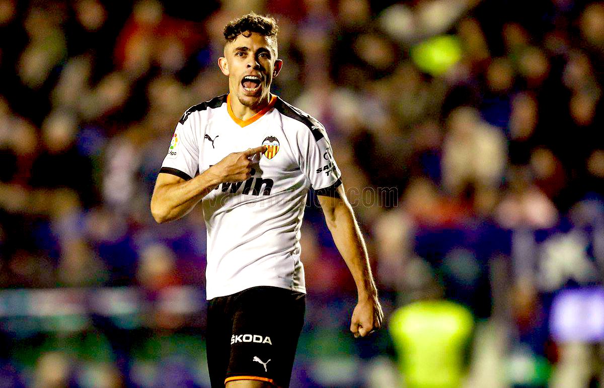 🚨 Noticia #VCF | 🦇

Más cerca la doble nacionalidad de <a href="/gpaulista5/">Gabriel Paulista</a>. Su expediente ha pasado de estar “pendiente” (en una montaña de papeles) a estar en “tramitación” (ya lo cogieron).

Antes de acabar el año o máximo a comienzos de 2021, tendrá el pasaporte.

🗣en <a href="/lagrada914/">La Grada</a>.