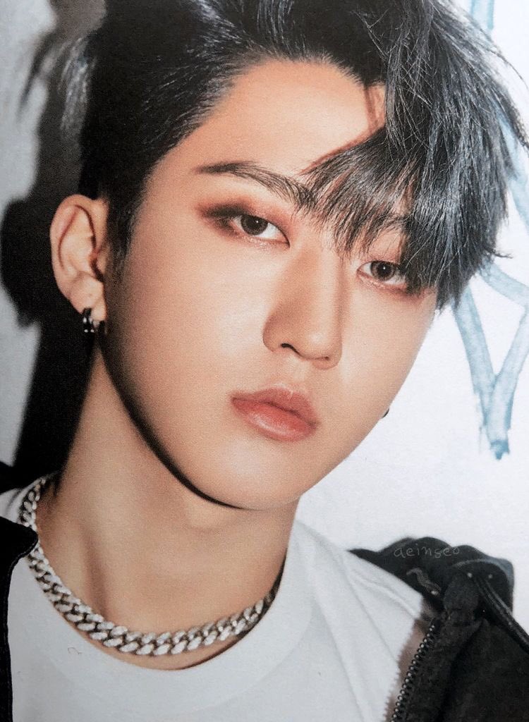 _seochxngbin's tweet photo. hello! i’m seo changbin from @98hjverse ‘s au. new rp acc but not new to rp, rt and like to be mutuals! https://t.co/wIJLI1Iyss