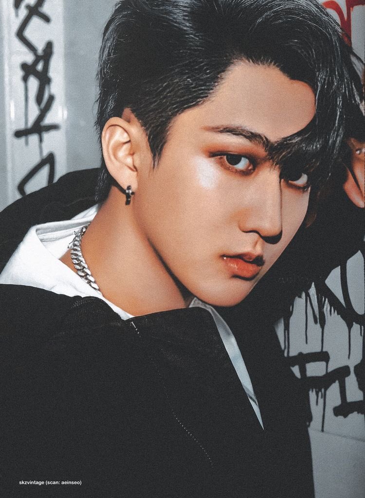 _seochxngbin's tweet photo. hello! i’m seo changbin from @98hjverse ‘s au. new rp acc but not new to rp, rt and like to be mutuals! https://t.co/wIJLI1Iyss