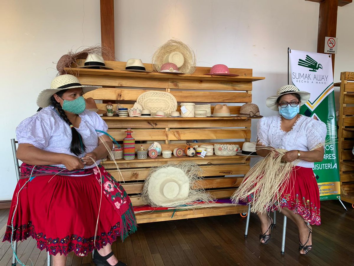 CIDAPAMERICA's tweet photo. Participamos junto a @pedropalaciosu, Alcalde de la Ciudad de #Cuenca  y Bárbara Velasco, presidenta del Consejo Mundial de #Artesanias Latinoamérica, en la rueda de prensa de la declaratoria de Cuenca Ciudad Artesanal del Mundo. ¡Felicidades a #CuencaArtesanal! https://t.co/OgdWuByQyL