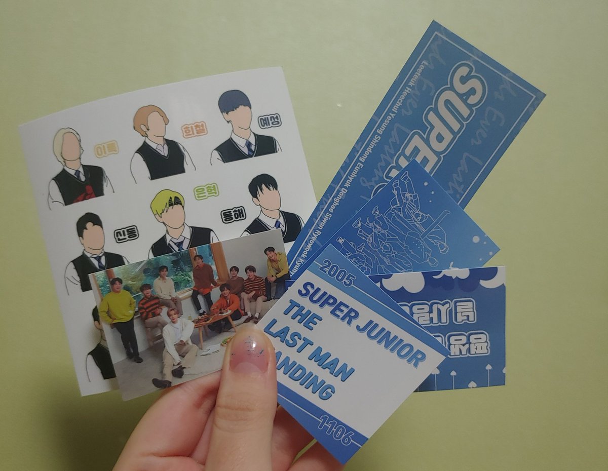 [RT추첨이벤트]
15주년컵홀더 특전스티커 RT추첨  5분께 6가지5장씩 총30장 보내드립니다!

(배송은 우편으로 무료배송입니다!)

금요일에 추첨하도록하겠습니다!