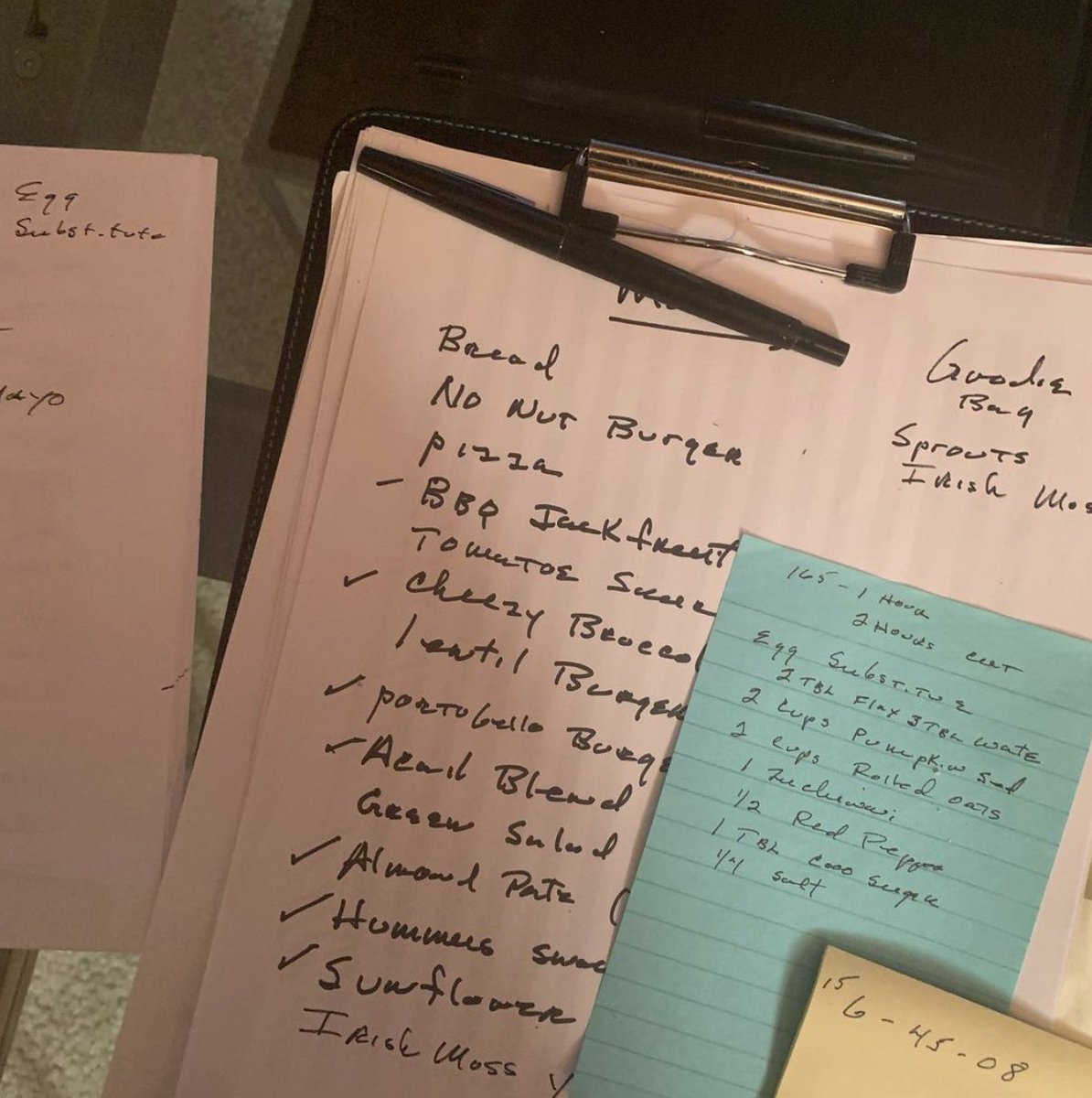 KarynCalabrese's tweet photo. 📝 I’m always writing and journaling. For my next recipe book; to archive my own miracles and memories — you’ll always find me near a pen and paper. #SoakYourNuts https://t.co/9Z57Cjqqtj
