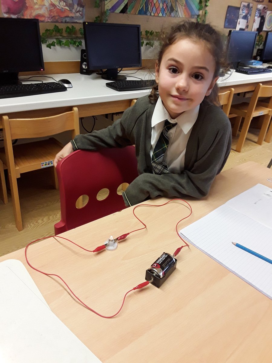 mrs_livesey's tweet photo. Predicting and then testing whether circuits are complete or incomplete #youngscientists #bestlessonever https://t.co/GlAMTzb2pY