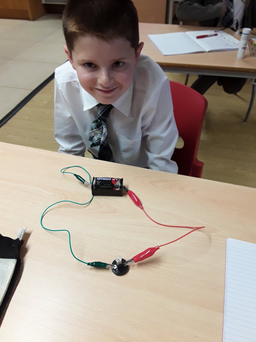 mrs_livesey's tweet photo. Predicting and then testing whether circuits are complete or incomplete #youngscientists #bestlessonever https://t.co/GlAMTzb2pY