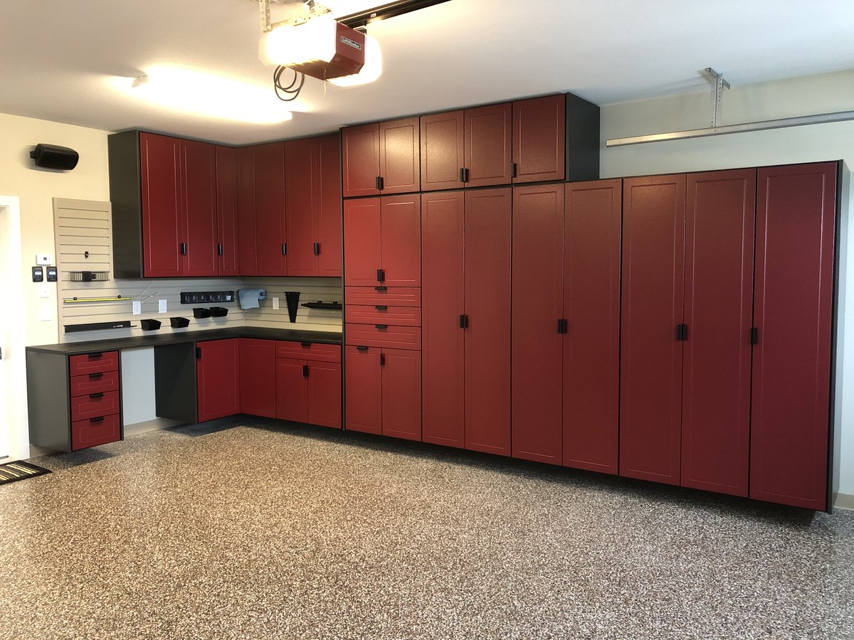 KMA Storage Solutions (West Fargo, NC) won two 2020 Wood Diamond Awards for these garages. #mancave #procabinetmaker
See all winning projects at cabinetmakers.org/2020winners.ht…