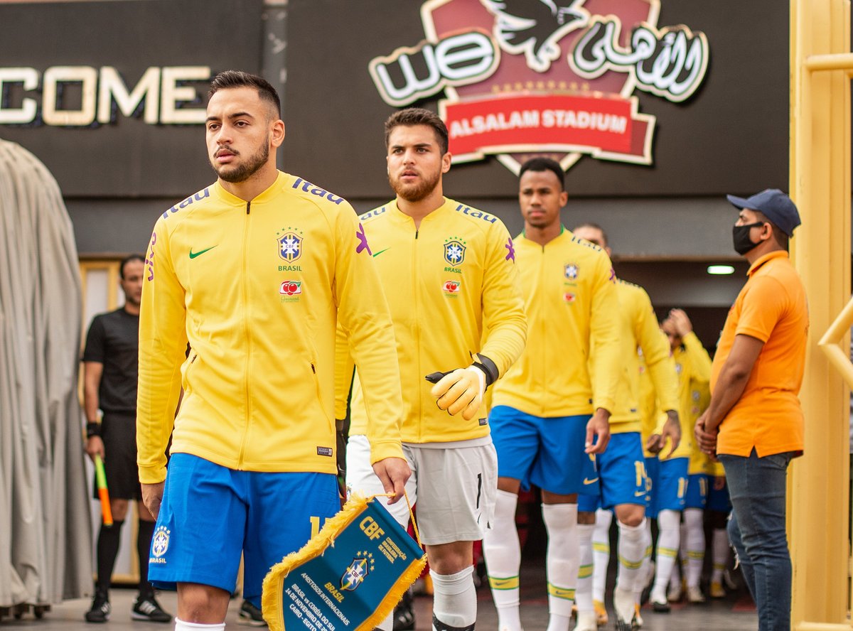 CBF_Futebol's tweet photo. HOJE É DIA! Além da Seleção Principal, a nossa #SeleçãoOlímpica também estará em campo logo mais, às 16h, contra o Egito! 🇧🇷🇪🇬

É jogo preparatório no Cairo com olho em Tóquio!

Foto: Ricardo Nogueira/CBF https://t.co/lZxTNNx5zd