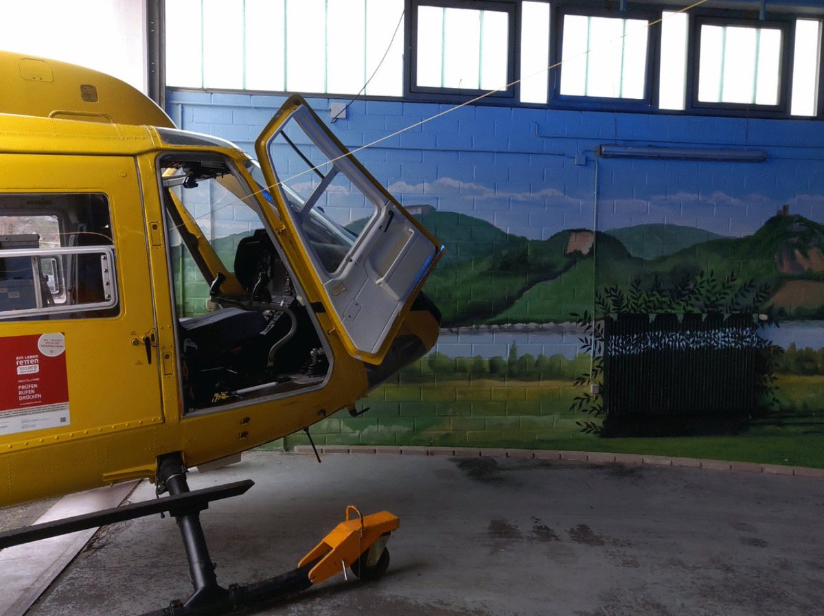 <a href="/ADAC/">ADAC</a>-Luftrettung - Danke 👍♥️
War sehr schön bei Euch und eine interessante Aktion.
<a href="/LuninatorTweet/">Lex Philipp</a> <a href="/MarkusGOh3/">Fotostudio Gin Oh</a> <a href="/BergischerMann/">#Aermelhoch - #AbstandHalten - #MaskeAuf</a> <a href="/RTW_Simulator/">RTW-Simulator</a> 
<a href="/DRK_KV_Herford/">DRK KV Herford-Stadt e.V.</a> #DRK 
@KHWE_de <a href="/VR_in_Care/">VR in der Pflege</a> #VR

360° Film ab...