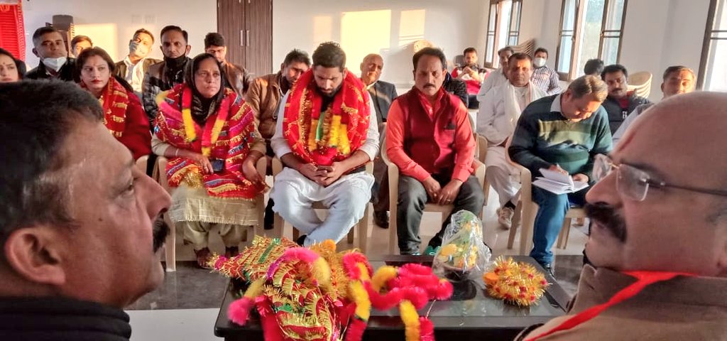 YudhvirSethiBJP's tweet image. KATHUA:
#PAGD struggling to regain lost power in #JammuAndKashmir. People’s Alliance of Gupkar Declaration (PAGD) misleading the people of J &amp;amp; K,#PAGD is an alliance of opportunist’s political parties which are struggling to regain the lost power in J&amp;amp;K.
@tarunchughbjp