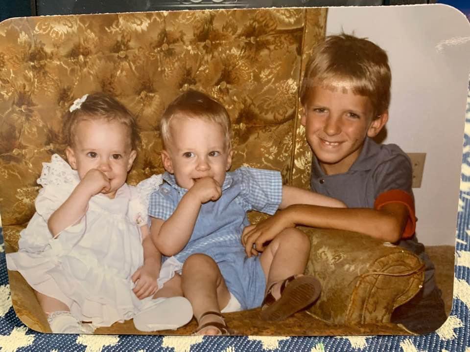 erinu_TX's tweet photo. I am thankful for my parents because they worked tirelessly to provide for the 3 of us, gave us ample opportunity to explore interests, and most importantly because they love us fiercely. #ParksideStrong #1LISD #EdThankful https://t.co/9TZhqzCnf1