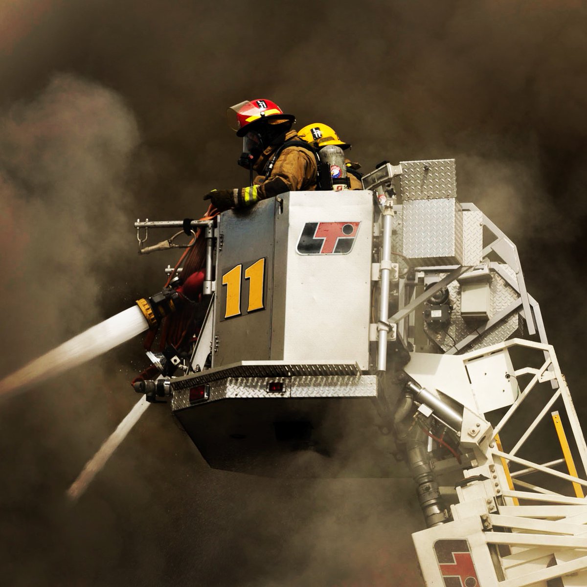 PHXFire's tweet photo. If you want to know more about the Phoenix Fire Department visit our website https://t.co/DVQDJ2YvMq and get all the information #phoenixfire #fireknowledge #beprepared #tiptuesday https://t.co/eboJRXJqUr