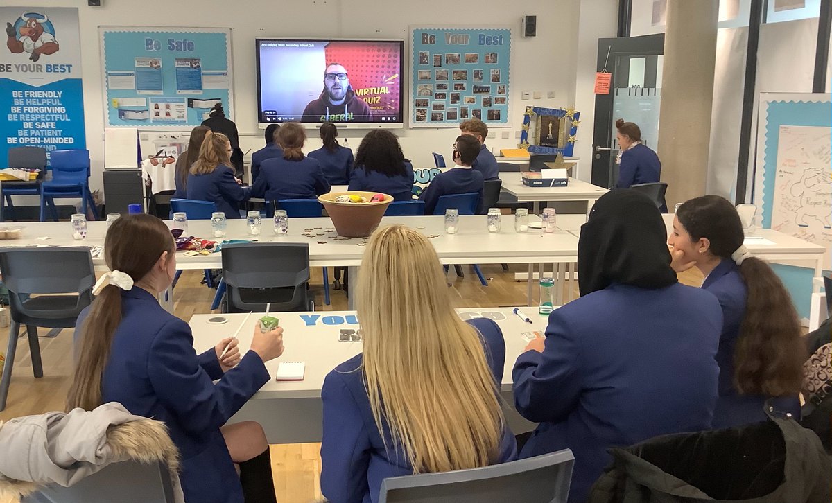 HighfieldLA's tweet photo. We are in one of Bill's Clubs enjoying taking part in Jay's #ABW2020 @AntiBullyingPro Quiz. Who will be today's winners? #BeYourBest #WeAreSTAR https://t.co/uammr0PZxv