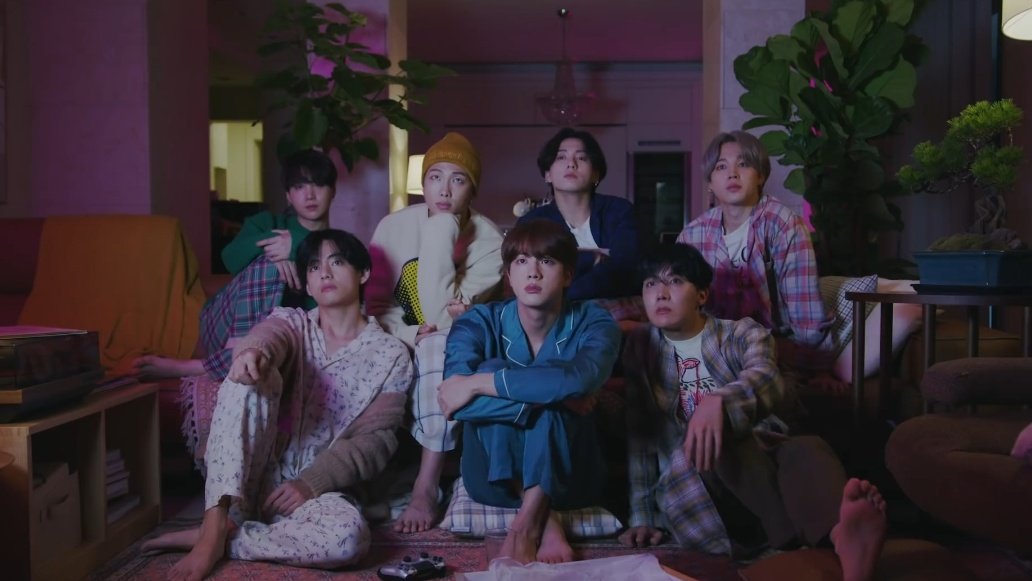 stillwithnochu's tweet photo. #BTSVTXT : home https://t.co/gujPbbf6sY