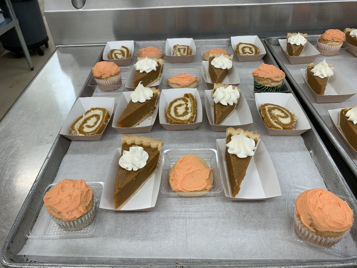 GHS_Cafe's tweet photo. Hey GHS it’s Thanksgiving in the GHS cafe today. We can’t wait so see everyone for lunch! https://t.co/8PgbXNFkFM